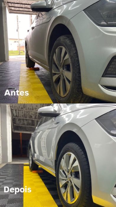 Antes e depois de lavagem e proteção em sedã prata